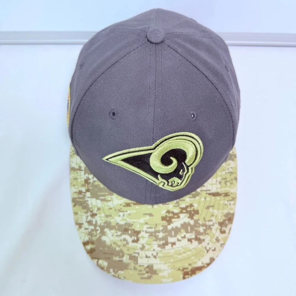 New Era 59FIFTY Low Profile LA Rams Salute to Service Fitted Hat 7 3/8 Grey Camo